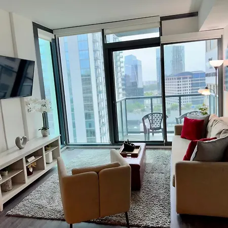 Ruby Retreat - Highrise! Balcony, Year-Round Pool,City View